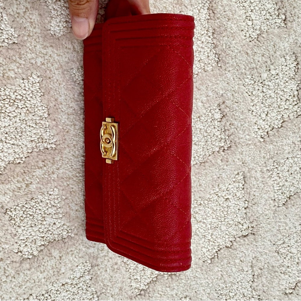 CHANEL🍒Red Quilted Trifold wallet with Gold Accent - Picture 14 of 16